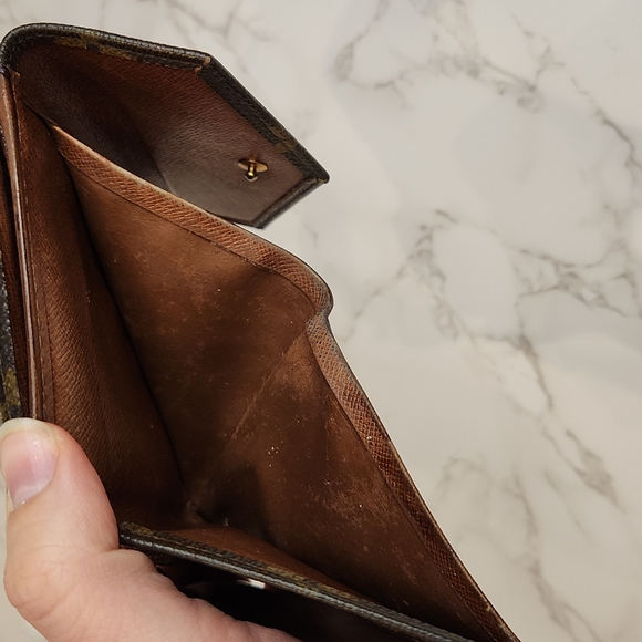 Authentic Louis Vuitton Monogram Wallet - Picture 10 of 16